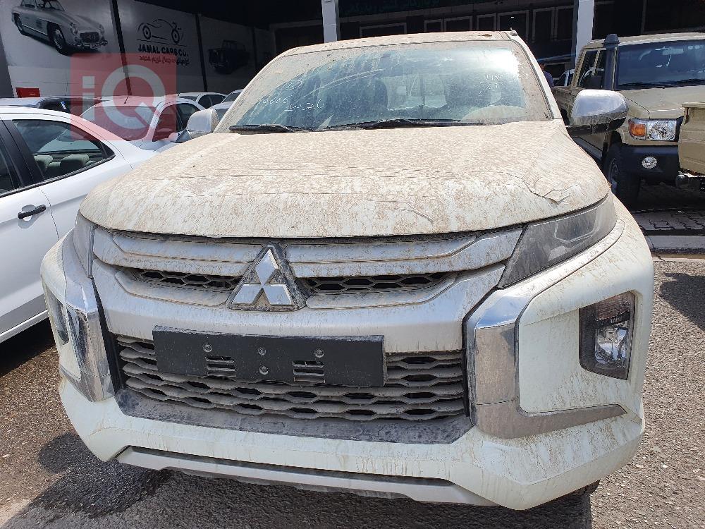میتسوبیشی L200